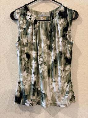 Marc New York Andrew Marc Sleeveless Floral Print Pleated Neck Blouse